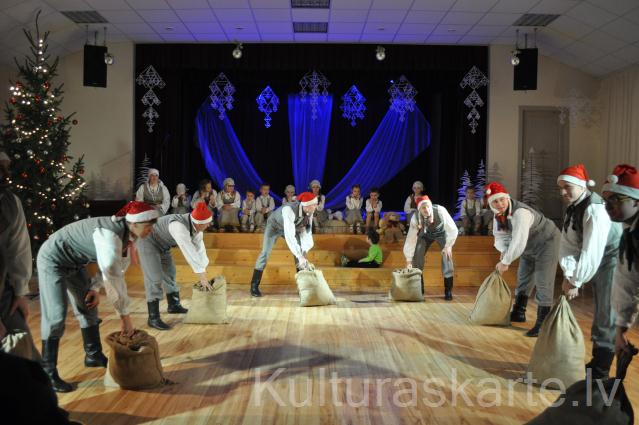 Ziemassvētku pasākums 25.12.2013.Rugāju tautas namā